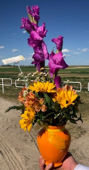 Flowers from Ranchland Feeds - Steve and Lavonne Hicks