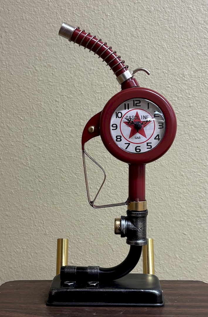 Flowers from Leroy and June Fedderson; Lacy Puhlman and boys; Lindy, Craig Smith and Family; and Dusti, Nick Palecek and boys