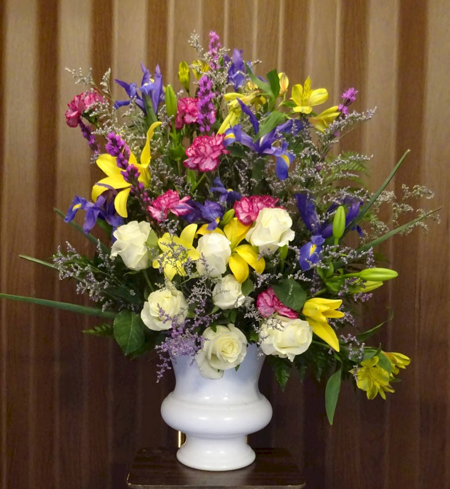 Flowers from Dana & Kay Dahlquist
Mark & Lori Dahlquist
Earl & Diane Williams