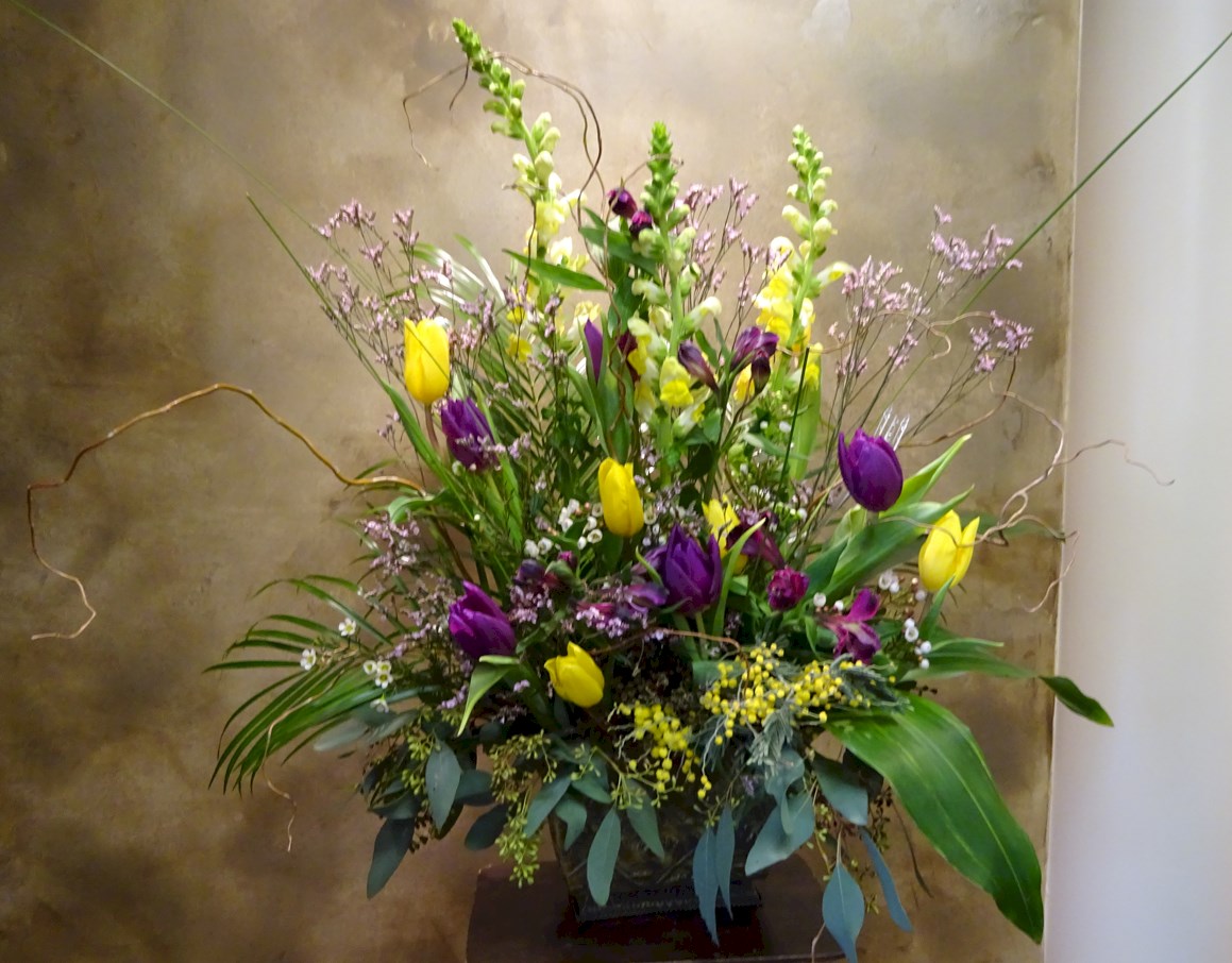 Flowers from Mark Buchholz & Family, Steve Buchholz & Family, and Helen Witcraft & Family