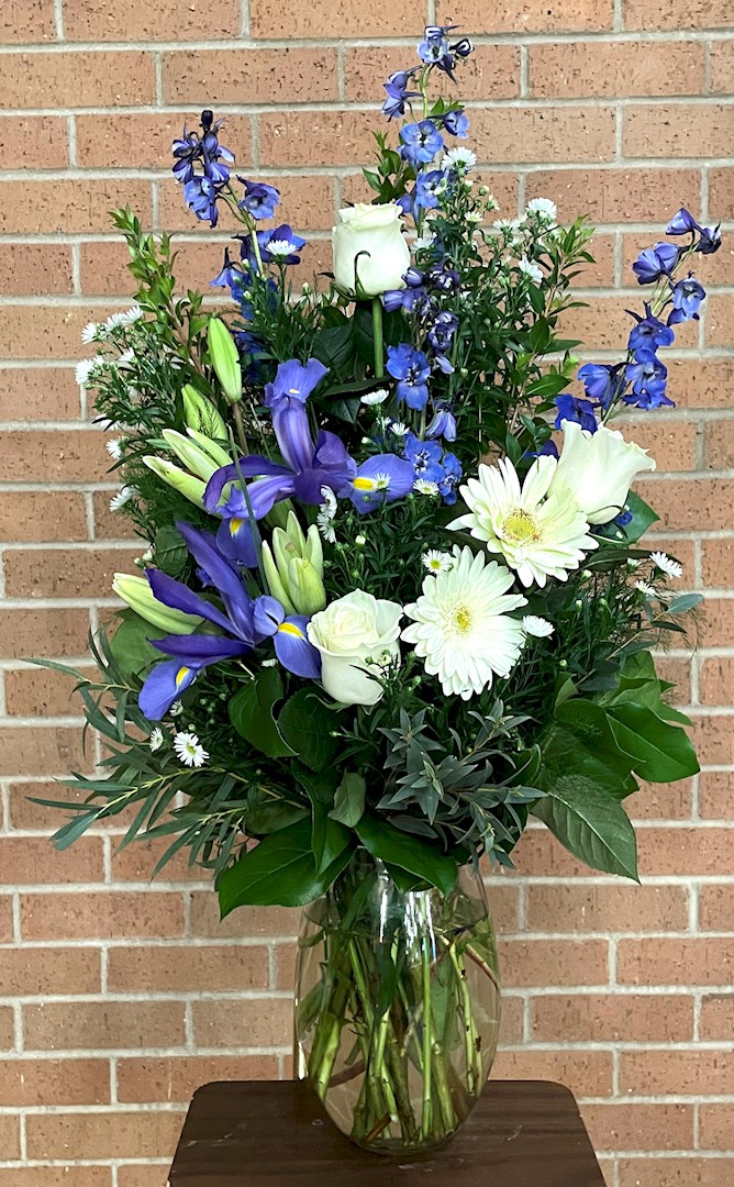 Flowers from Robbie and Paula Reedy Family