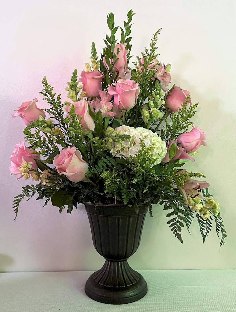 Flowers from Jeff and Julie Hinchcliff; Steve and Michelle Hinchcliff; and your family at H & H