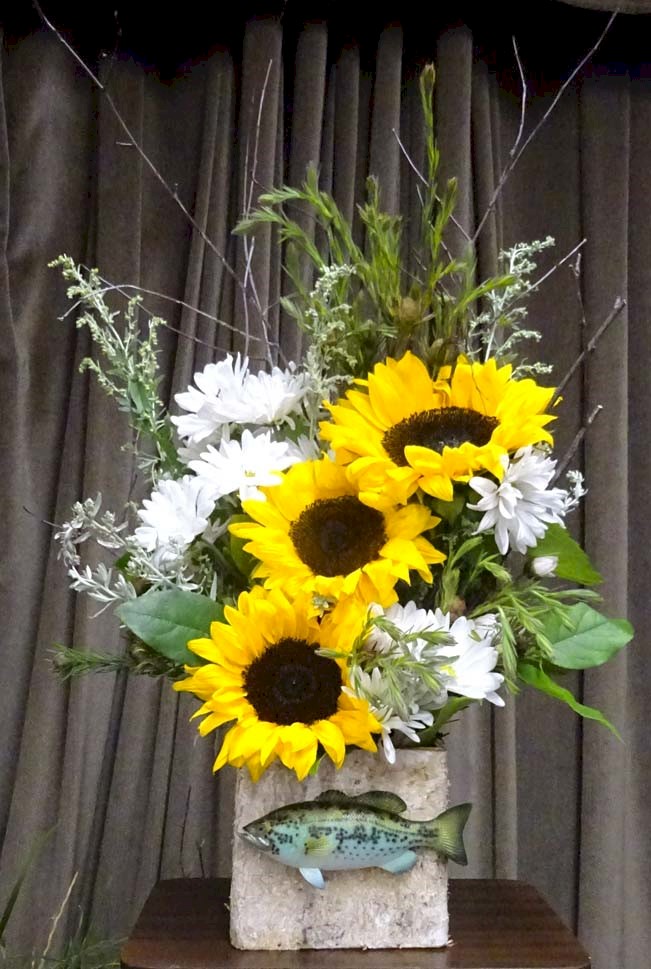 Flowers from Joanne
Boyd, Kara, and Family
Byron, Peggy, and Family