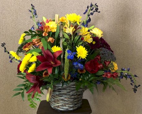 Flowers from The Walter Ree's: Walter and the late Dorothy Ree; Lori and Brook; Mark and Mindy; Brian and Lori; Robin and Pete; and Sharon and Tony