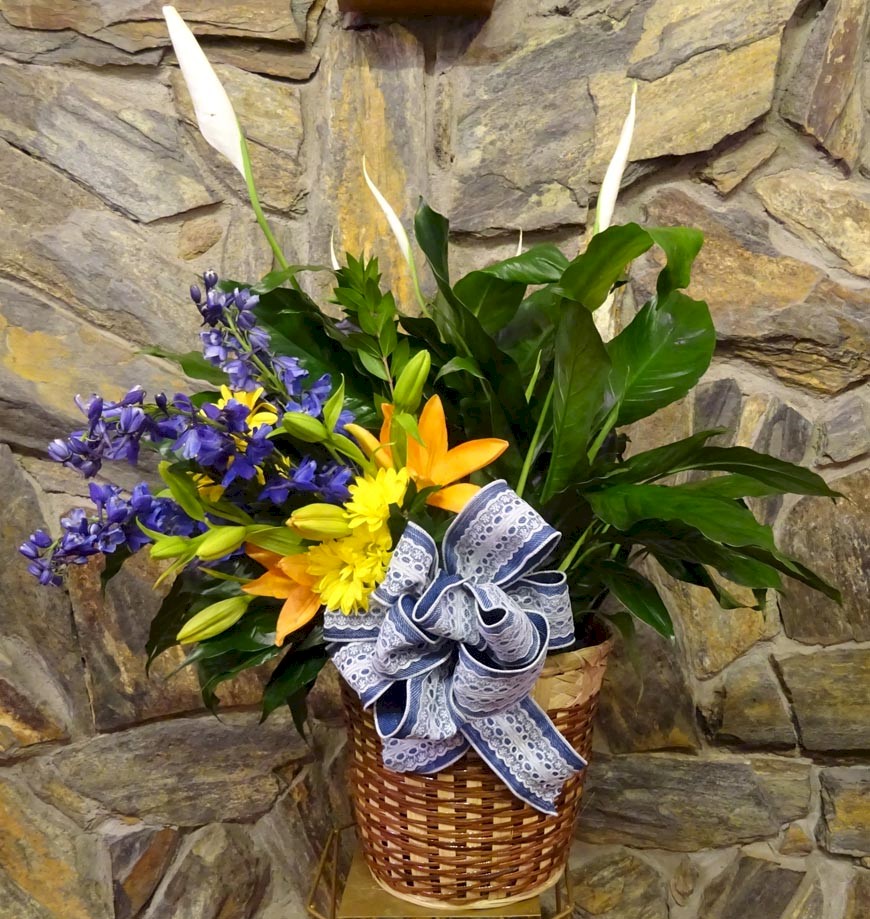 Flowers from Leo and Sandra; Bruce, Mitzi, and Family; Marty, Tricia, and Family; Scott, Sheri, and Family; and Nate, Sharlene, and Family